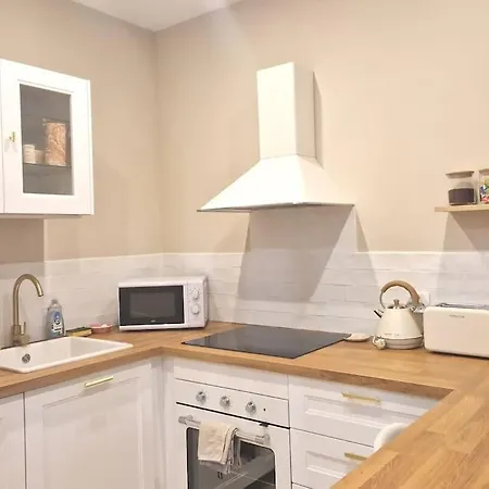 Charmant Gite Avec Jacuzzi *